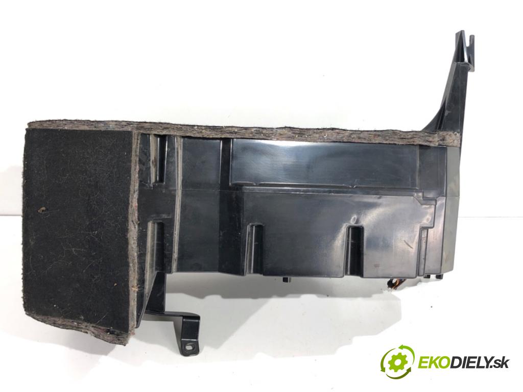 AUDI A6 C5 Kombi 2003 120 kW 2.5 TDI 2496 subwoofer 4B9035382 (Audio zariadenie)