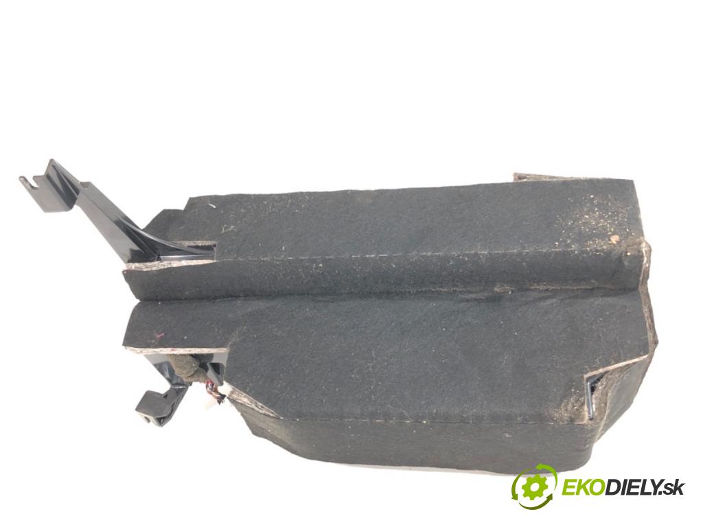 AUDI A6 C5 Kombi 2003 120 kW 2.5 TDI 2496 subwoofer 4B9035382 (Audio zariadenie)