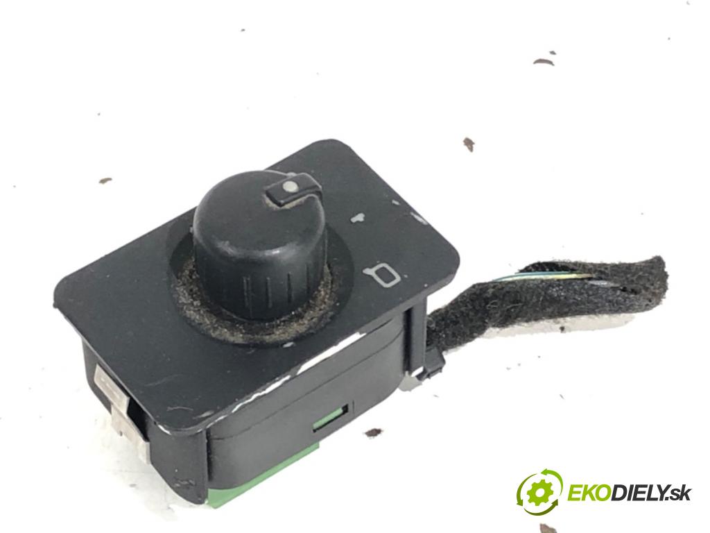 AUDI A6 C5 Kombi 2003 120 kW 2.5 TDI 2496 Prepínač nastavenia spätných zrkadiel 4B0959551B (Prepínacie páčky pod volantom)