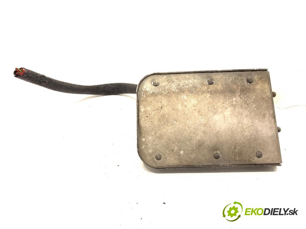 AUDI A6 C5 Kombi 2003 120 kW 2.5 TDI 2496 modul ventilátoru 8D0959493A
