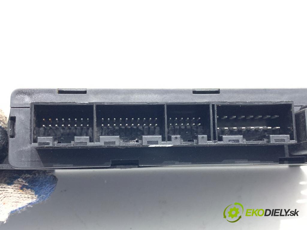 AUDI A6 C5 Kombi 2003 120 kW 2.5 TDI 2496 Modul komfortu 4B0962258L (Modul komfortu)