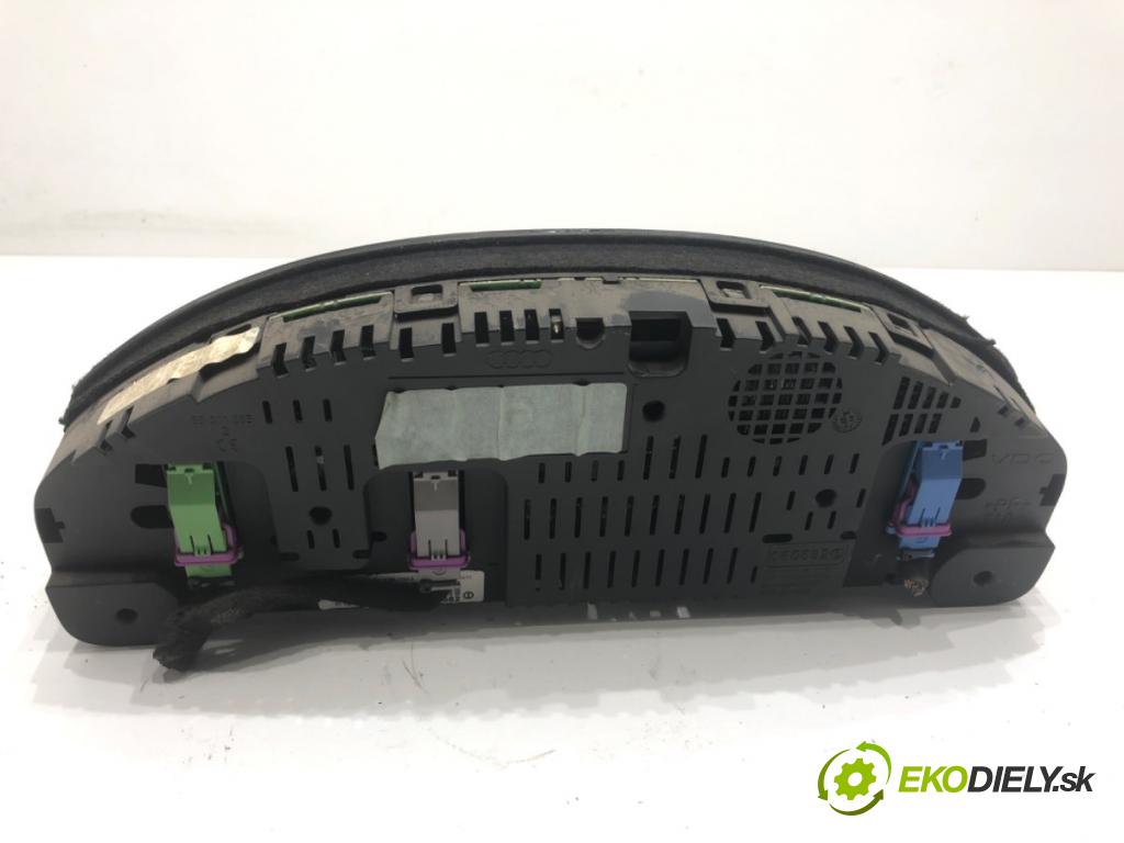 AUDI A6 C5 Kombi 2003 120 kW 2.5 TDI 2496 Prístrojovka 4B0920933G (Prístrojová doska)