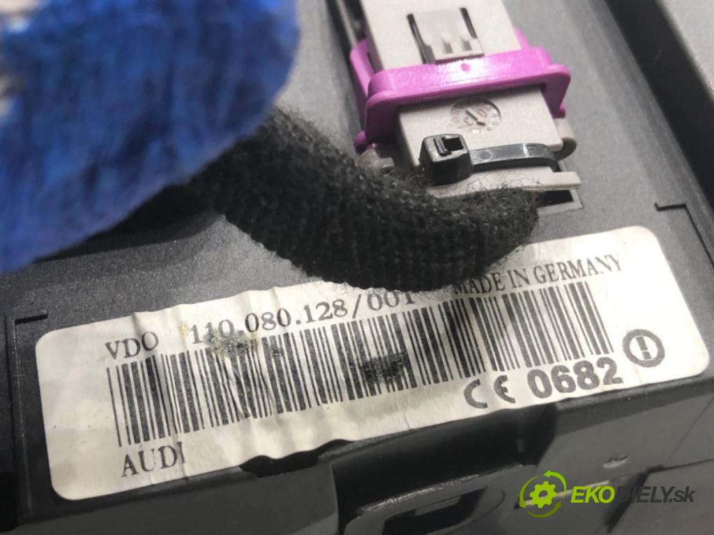 AUDI A6 C5 Kombi 2003 120 kW 2.5 TDI 2496 Prístrojovka 4B0920933G (Prístrojová doska)