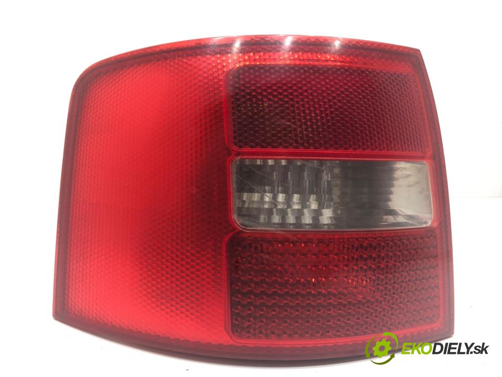 AUDI A6 C5 Kombi 2003 120 kW 2.5 TDI 2496 světlo levý zadní část 4B9945095F