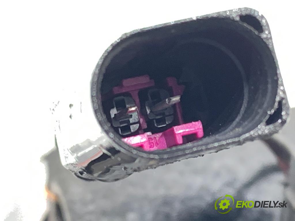 AUDI A6 C5 Kombi 2003 120 kW 2.5 TDI 2496 Kompresor klimatizácie 447220-8813 (Kompresor klimatizácie)