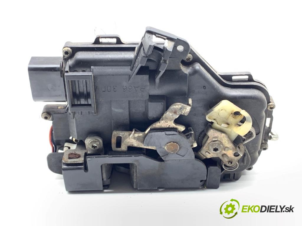 AUDI A6 C5 Kombi 2004 132 kW 2.5 TDI 2496 zámok dveře pravý přední část 4B1837016G