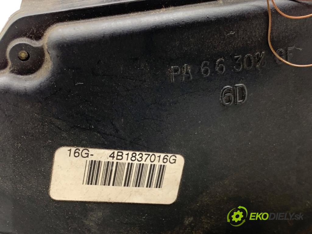 AUDI A6 C5 Kombi 2004 132 kW 2.5 TDI 2496 zámok dveře pravý přední část 4B1837016G