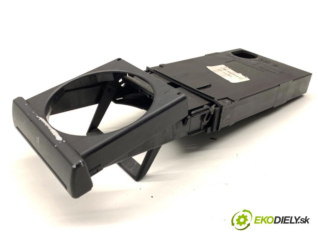 AUDI A6 C5 Kombi 2004 132 kW 2.5 TDI 2496 Držiak na nápoje 4B0862534D (Držiak (úchyt) na nápoje)