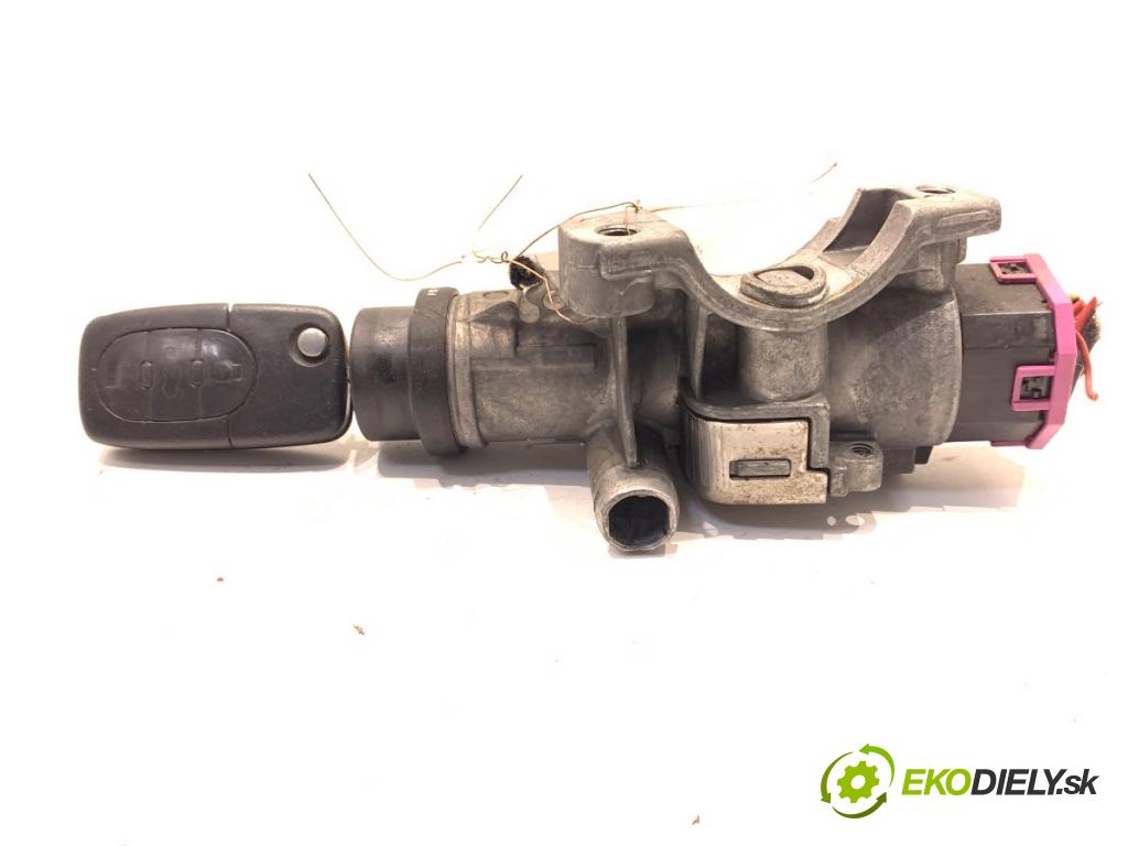 AUDI A6 C5 Kombi 2004 132 kW 2.5 TDI 2496 spinačka 4B0905851F (Spínacia skrinka)