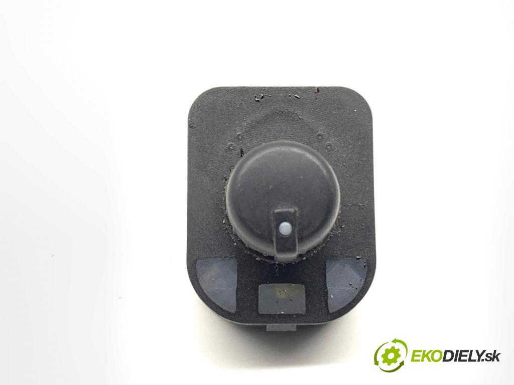 AUDI A6 C5 Kombi 2004 132 kW 2.5 TDI 2496 Prepínač nastavenia spätných zrkadiel  (Prepínacie páčky pod volantom)