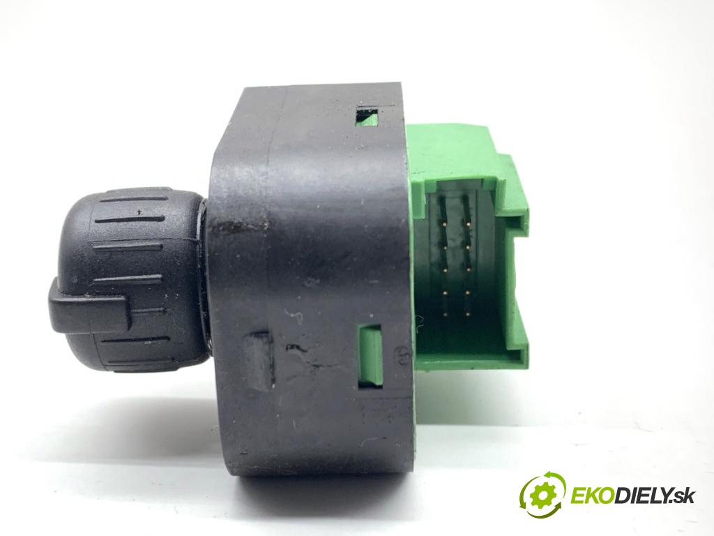 AUDI A6 C5 Kombi 2004 132 kW 2.5 TDI 2496 Prepínač nastavenia spätných zrkadiel  (Prepínacie páčky pod volantom)