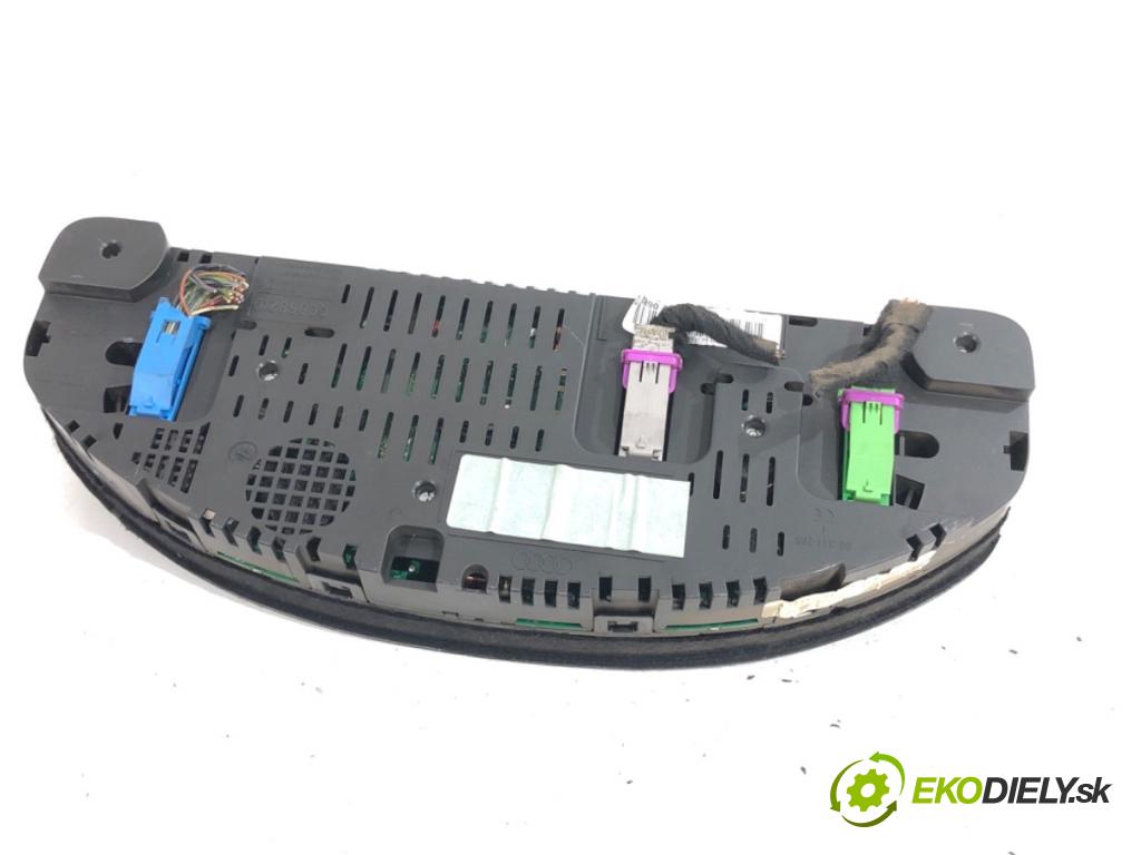 AUDI A6 C5 Kombi 2004 132 kW 2.5 TDI 2496 Prístrojovka 4B0920933G (Prístrojová doska)