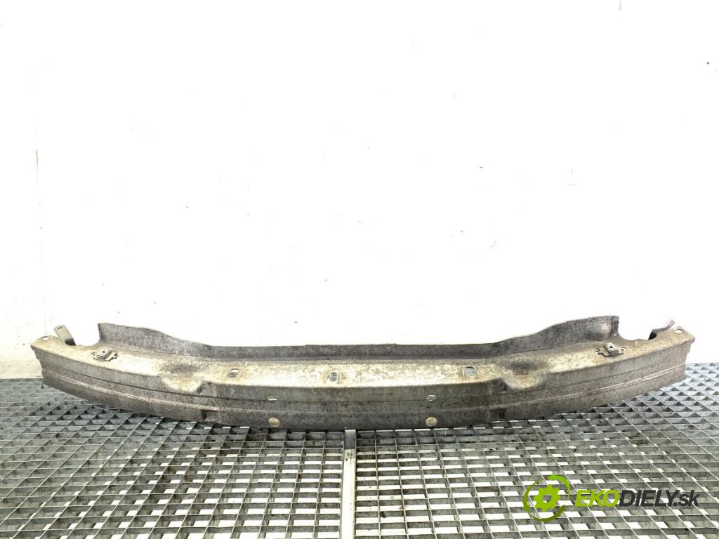 AUDI A6 C5 Kombi 2004 132 kW 2.5 TDI 2496 výztuha nárazníka přední část  (Přední výztuha)