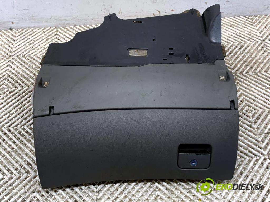 AUDI A6 C5 Kombi 2004 132 kW 2.5 TDI 2496 Priehradka, kastlík spolujazdca 4B1857035AD (Priehradka (kastlík))