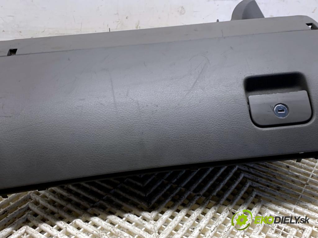 AUDI A6 C5 Kombi 2004 132 kW 2.5 TDI 2496 Priehradka, kastlík spolujazdca 4B1857035AD (Priehradka (kastlík))