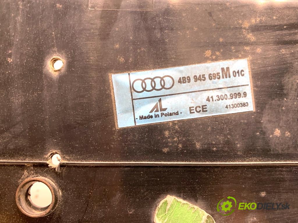 AUDI A6 C5 Kombi 2004 132 kW 2.5 TDI 2496 zadní část - čelo dveří zadní část 4B9945695M