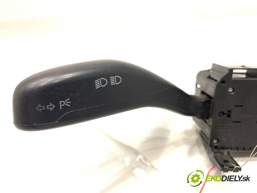 VW POLO IV 9N liftback 2007 51 kW 1.4 TDI 1422 Prepínač kombinovaný 6Q0953503CE (Prepínacie páčky pod volantom)