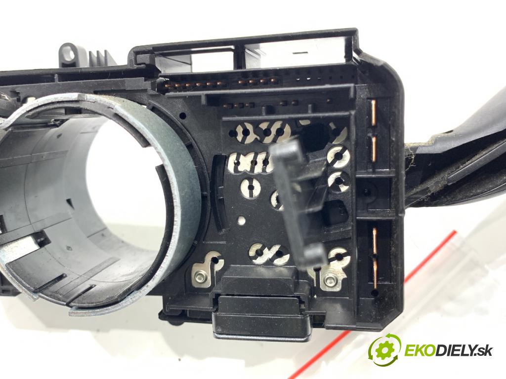 VW POLO IV 9N liftback 2007 51 kW 1.4 TDI 1422 Prepínač kombinovaný 6Q0953503CE (Prepínacie páčky pod volantom)