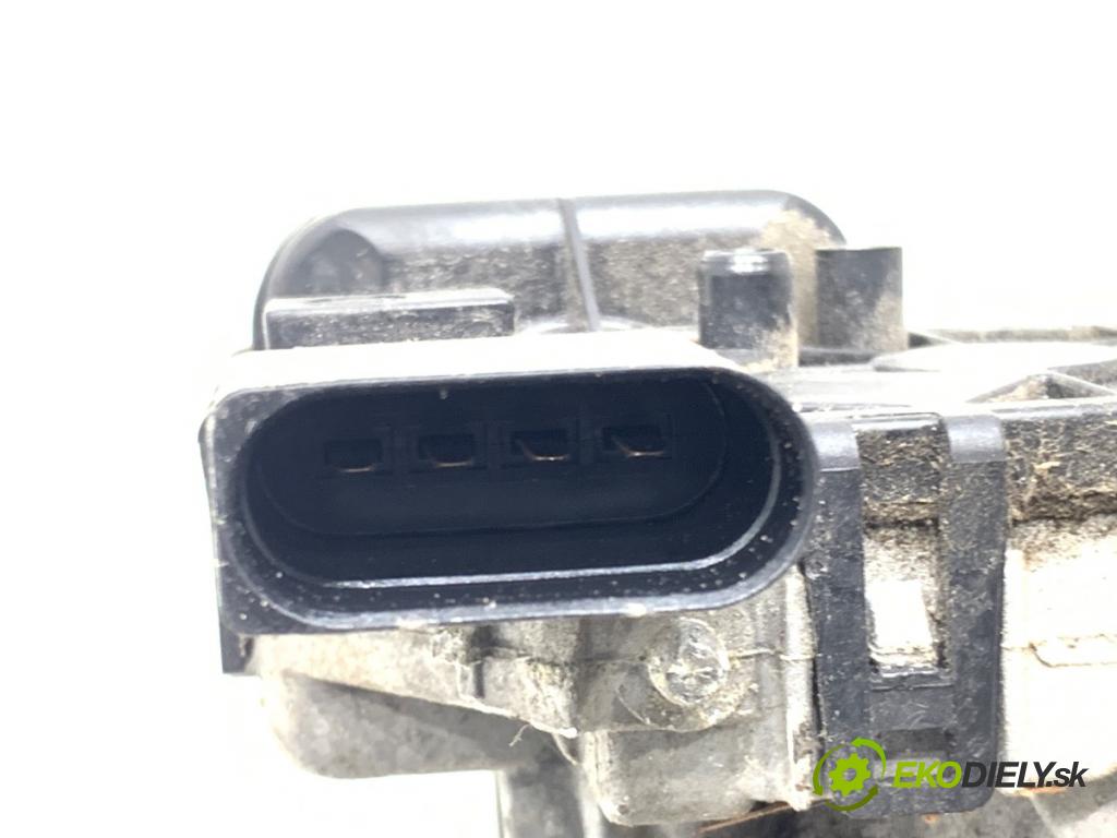 VW POLO IV 9N liftback 2007 51 kW 1.4 TDI 1422 Mechanizmus stieračov predný  (Motorček stieračov predný)