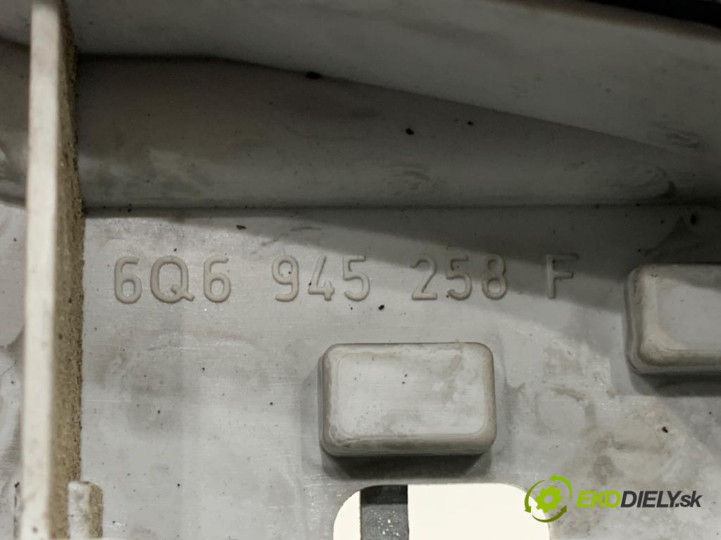 VW POLO IV 9N liftback 2007 51 kW 1.4 TDI 1422 vložka svetla pravý zadní část 6Q6945258F