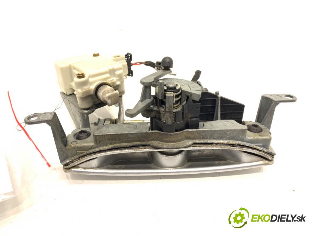 VW POLO IV 9N liftback 2007 51 kW 1.4 TDI 1422 klika dveří zadní část