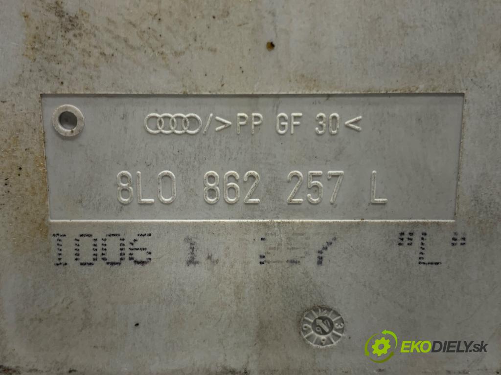 AUDI A3 8L liftback 1998 81 kW 1.9 TDI 1896 motorek centrálního zámku 8L0862257L (Řídicí jednotka centrálního zamykání)