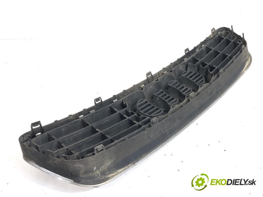 AUDI A3 8L liftback 1998 81 kW 1.9 TDI 1896 mřížka maska 8L0853651A (Přední mřížka (maska chladiče))