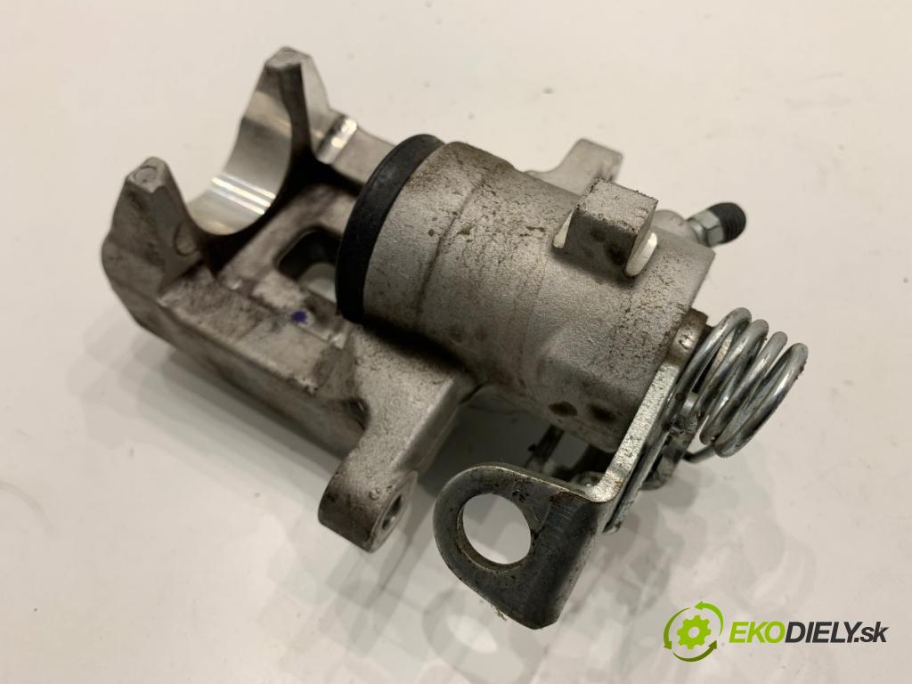 AUDI A3 8L liftback 2000 75 kW 1.6 1595 brzdič třmen pravý zadní část