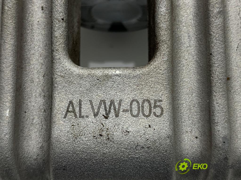 AUDI A3 8L liftback 2000 75 kW 1.6 1595 brzdič třmen pravý zadní část