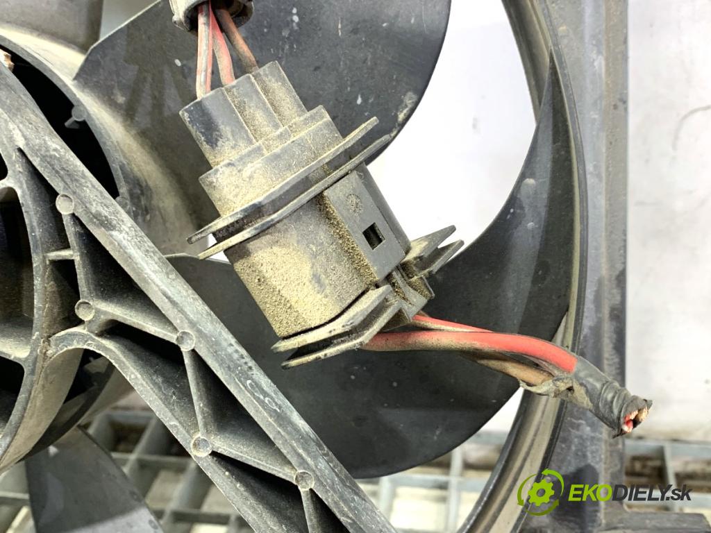 AUDI A3 8L liftback 2000 75 kW 1.6 1595 ventilátor chladiče 1J0121207M (Ventilátor)
