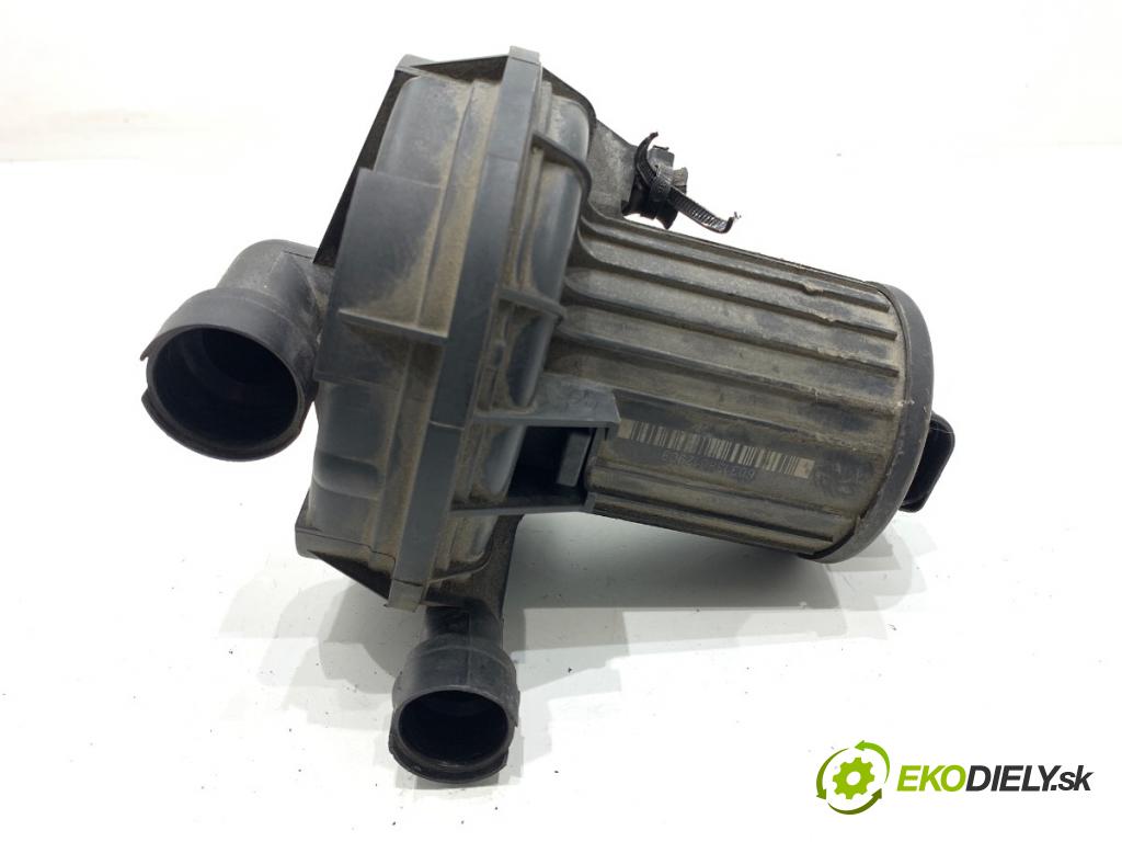AUDI A3 8L liftback 2000 75 kW 1.6 1595 pumpa vzduchu sekundárního 06A959253B (Topení, ventilace ostatní)