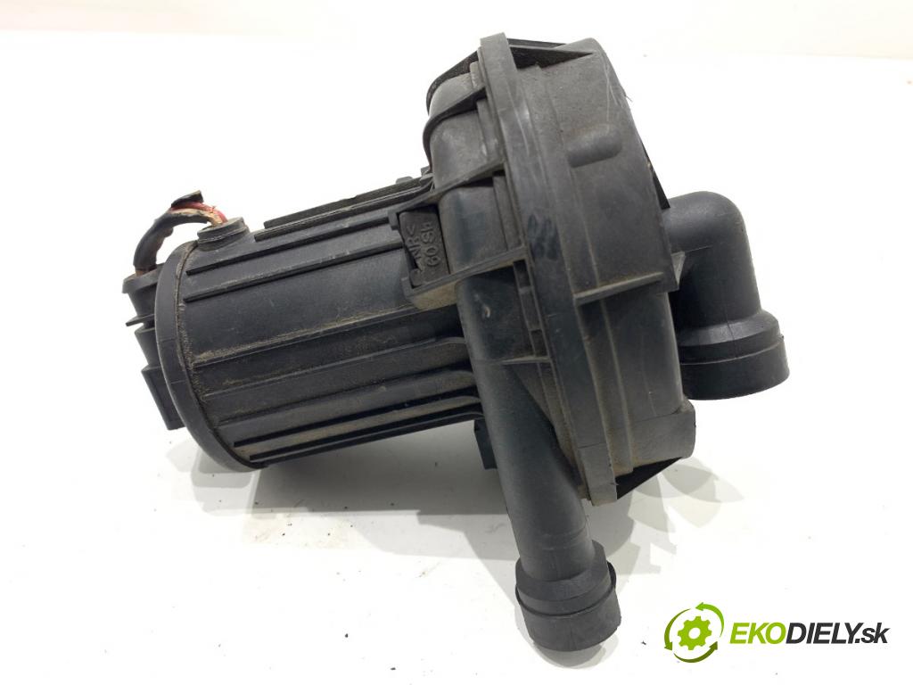 AUDI A3 8L liftback 2000 75 kW 1.6 1595 pumpa vzduchu sekundárního 06A959253B (Topení, ventilace ostatní)
