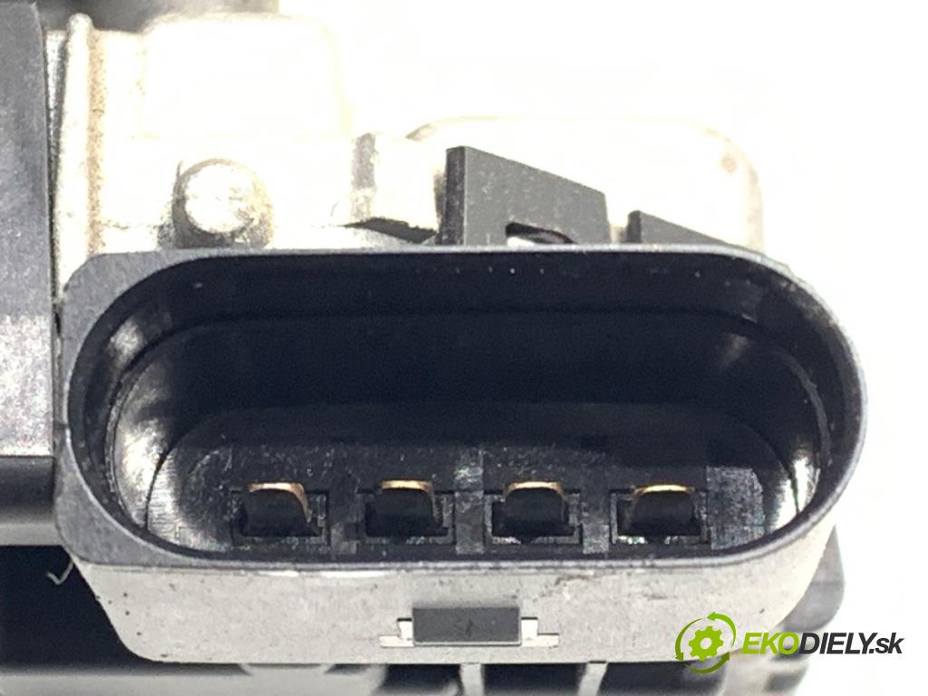 AUDI A3 8L liftback 2000 75 kW 1.6 1595 Mechanizmus stieračov predný 1J1955113B (Motorček stieračov predný)