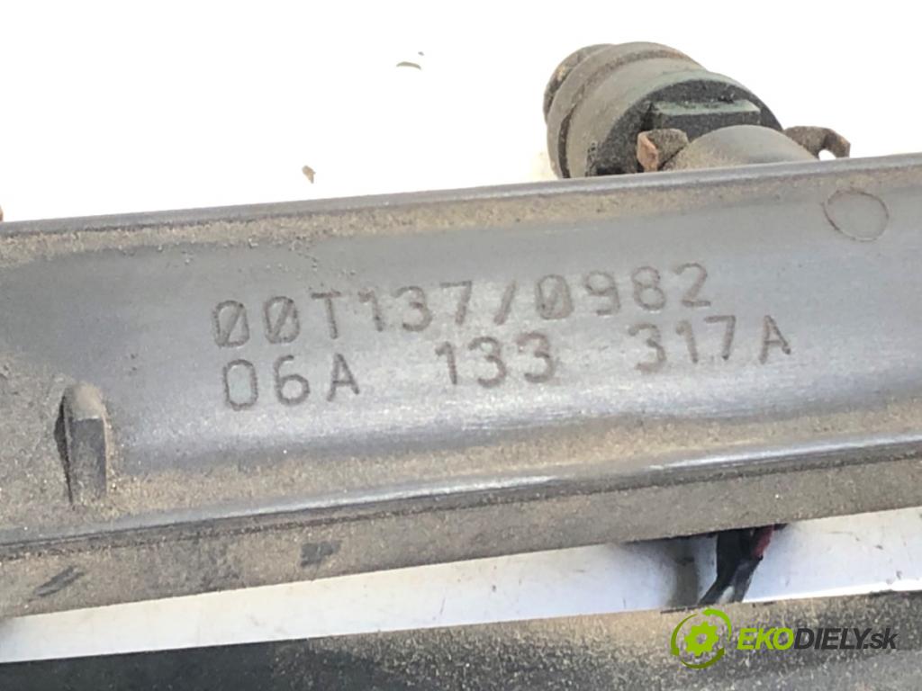 AUDI A3 8L liftback 2000 75 kW 1.6 1595 Lišta vstrekovacia 06A133317A (Vstrekovacia lišta)