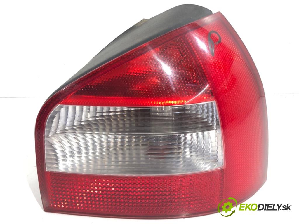 AUDI A3 8L liftback 2000 75 kW 1.6 1595 světlo pravý zadní část 