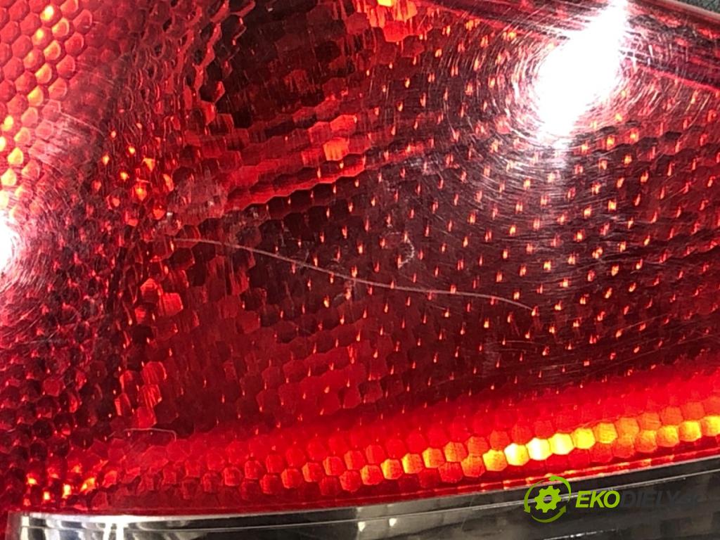 AUDI A3 8L liftback 2000 75 kW 1.6 1595 světlo levý zadní část