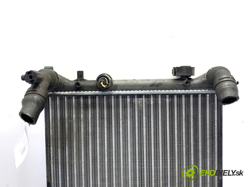 AUDI A3 8L liftback 2000 75 kW 1.6 1595 chladič vody  (Vodní chladič)