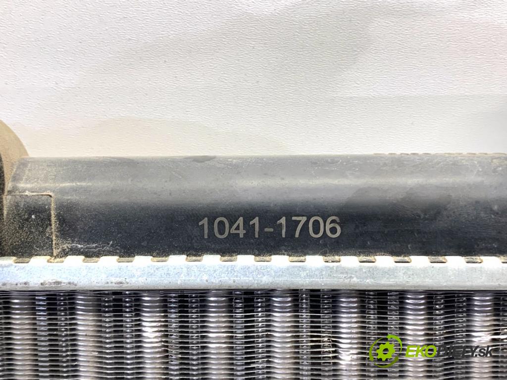 AUDI A3 8L liftback 2000 75 kW 1.6 1595 chladič vody  (Vodní chladič)