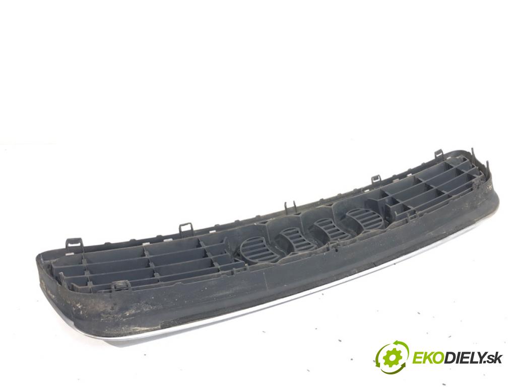 AUDI A3 8L liftback 2000 75 kW 1.6 1595 mřížka maska 8L0853651A (Přední mřížka (maska chladiče))