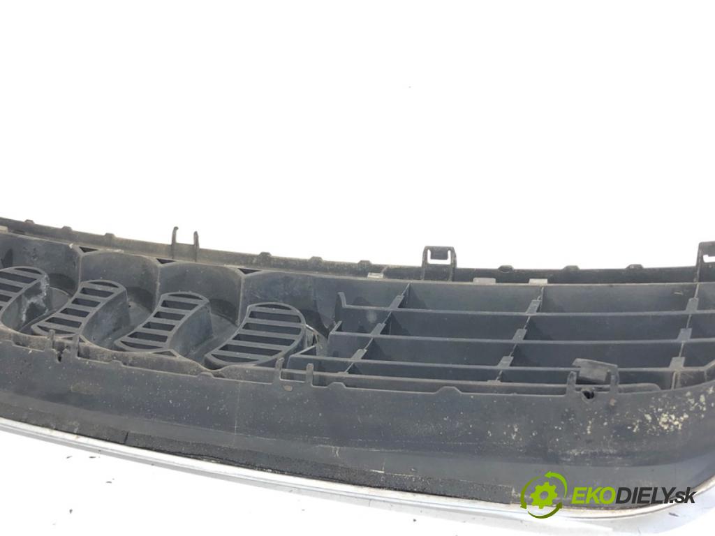 AUDI A3 8L liftback 2000 75 kW 1.6 1595 mřížka maska 8L0853651A (Přední mřížka (maska chladiče))