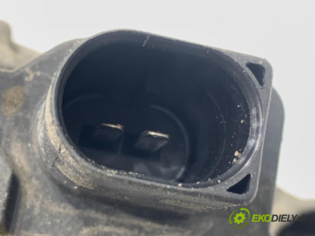 AUDI A3 8L liftback 2000 75 kW 1.6 1595 Alternátor 028903028E (Alternátor)