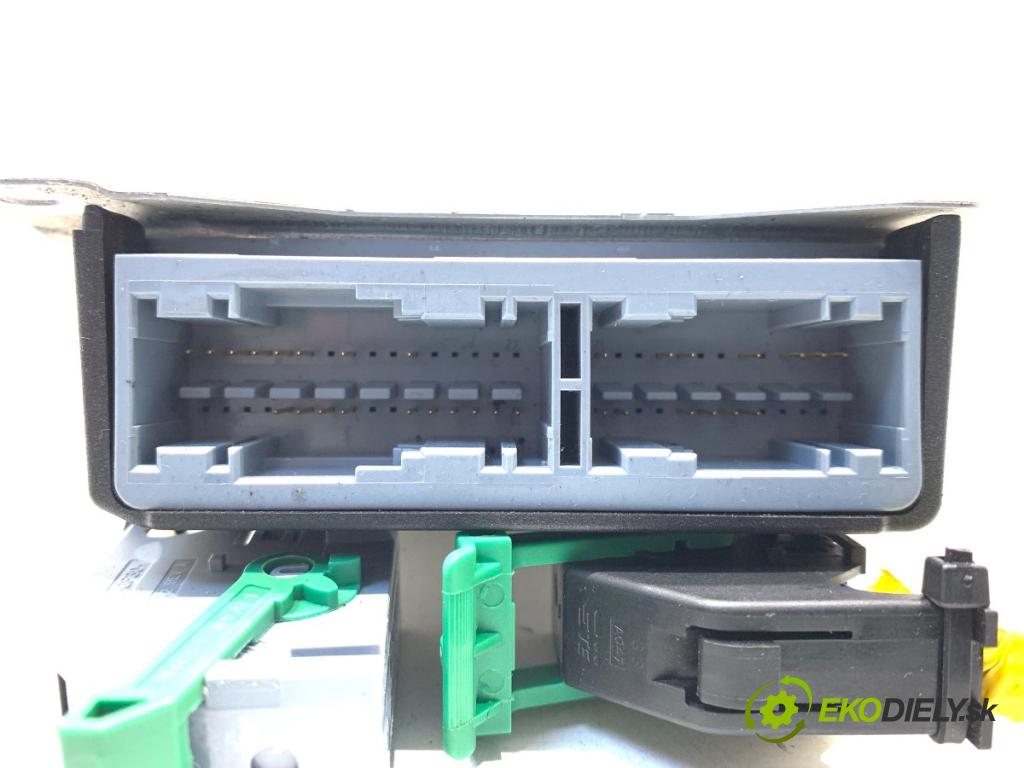 FIAT DOBLO II Autobus 2018 70 kW 1.4 (263AXA1A) 1368 senzor airbag 0285012824 (Snímač)