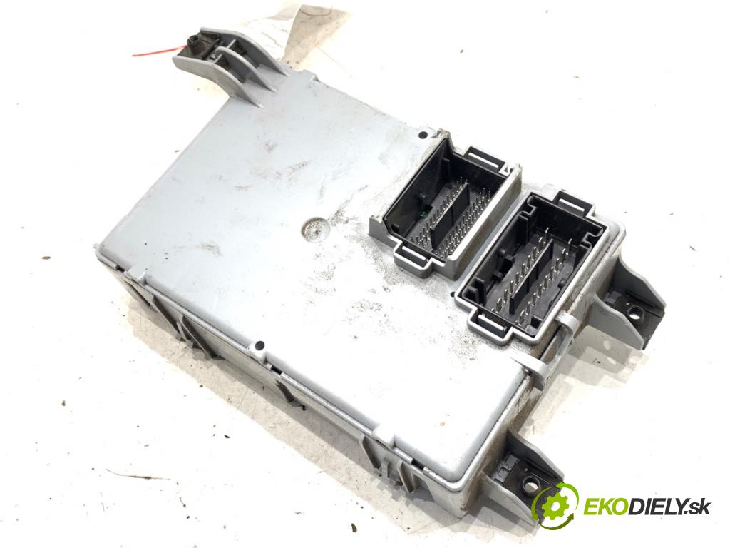 FIAT DOBLO II Autobus 2018 70 kW 1.4 (263AXA1A) 1368 modul BSI 00520946600 (Pojistková skříňka)