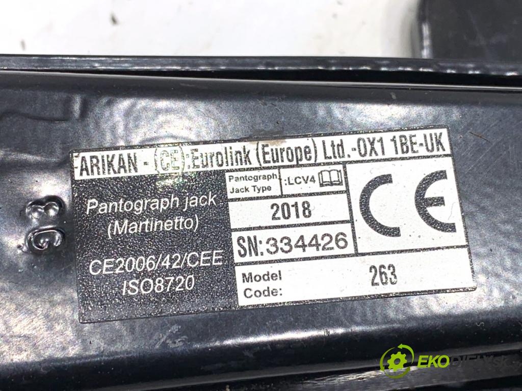 FIAT DOBLO II Autobus 2018 70 kW 1.4 (263AXA1A) 1368 souprava náradí