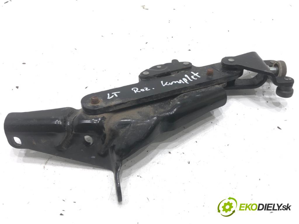 FIAT DOBLO II Autobus 2018 70 kW 1.4 (263AXA1A) 1368 kladky dveře posúvne levé 52076279 51842451 (Karoserie ostatní)