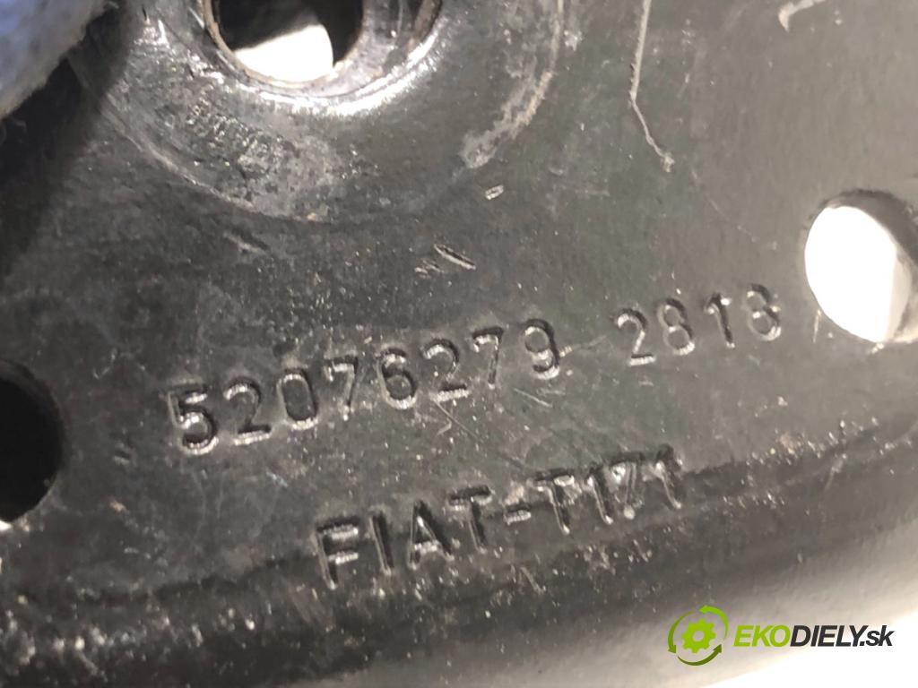 FIAT DOBLO II Autobus 2018 70 kW 1.4 (263AXA1A) 1368 kladky dveře posúvne levé 52076279 51842451 (Karoserie ostatní)