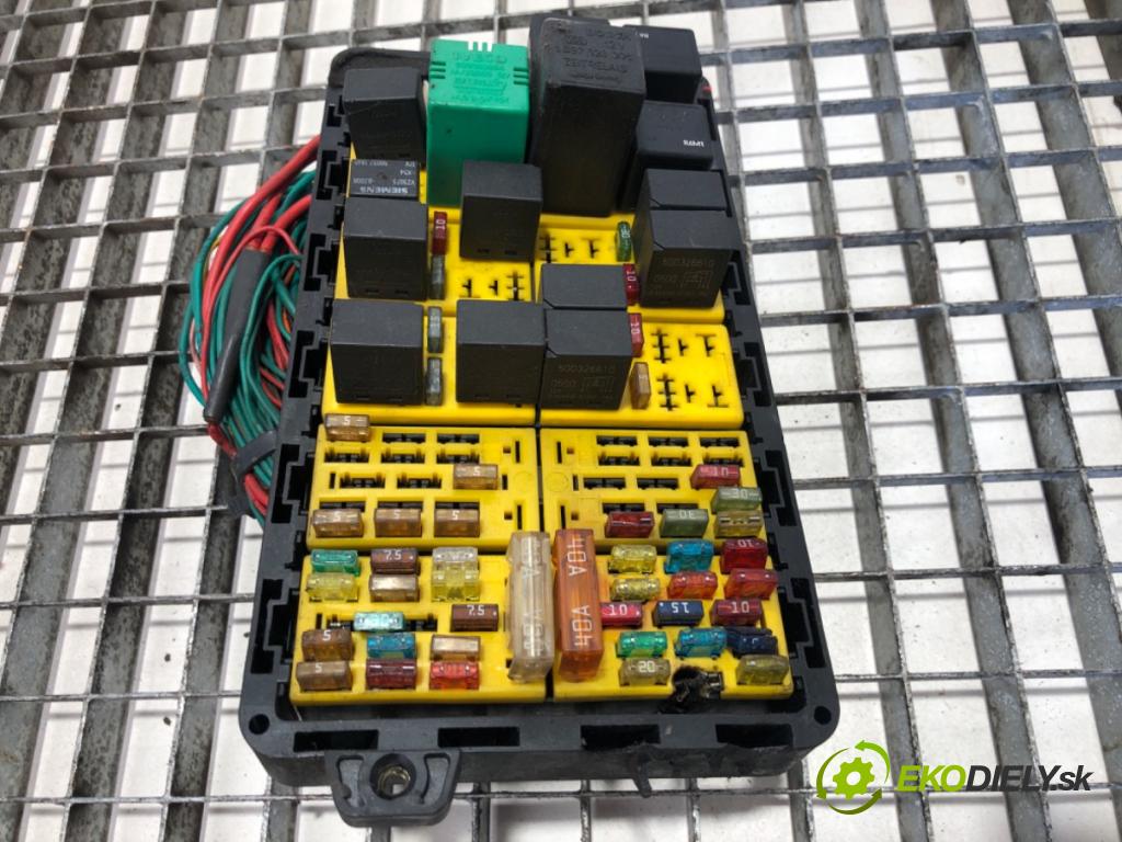 IVECO DAILY III Platforma / podwozie 2000 92 kW 50 C 13 2798 skříňka poistková  (Pojistková skříňka)