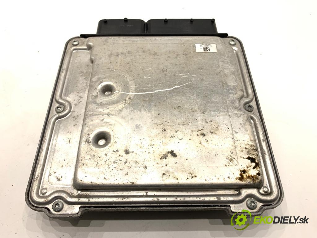 VW TOURAN nadwozie wielkoprzestrzenne (MPV) 2005 77 kW 1.9 TDI 1896 riadiaca jednotka Motor 03G906016CD 0281011945 (Riadiaca jednotka)