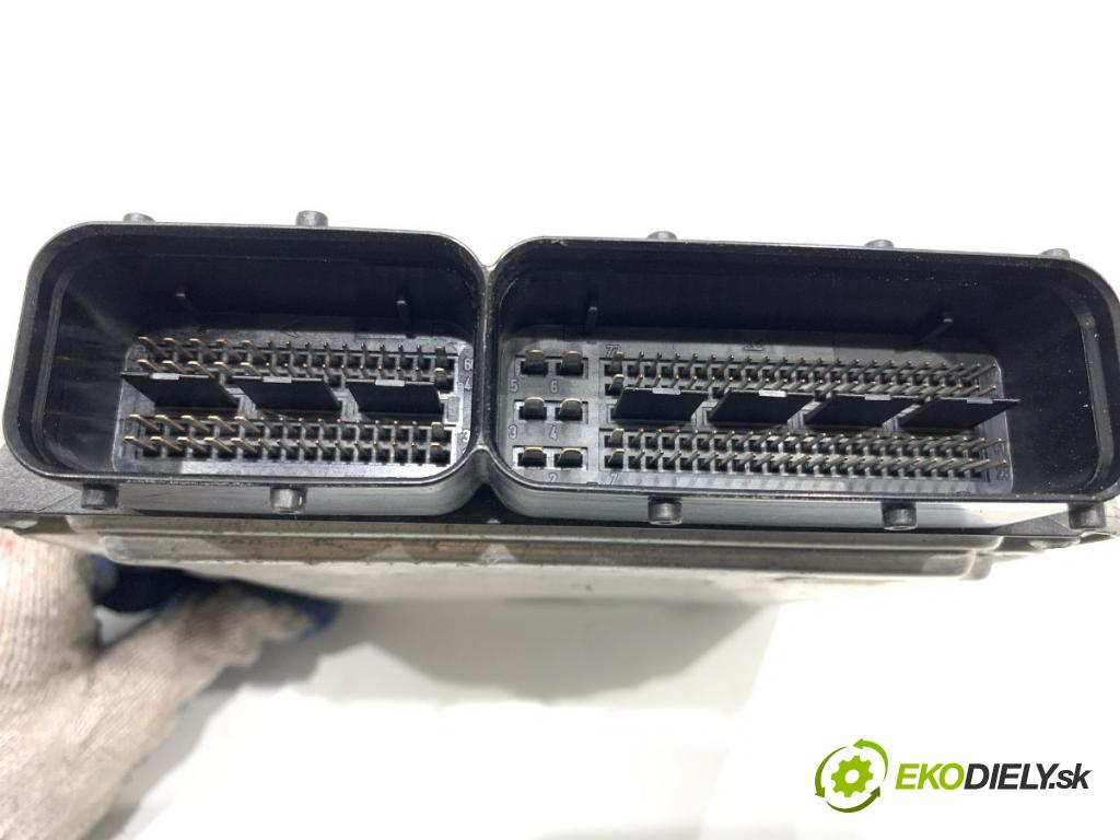 VW TOURAN nadwozie wielkoprzestrzenne (MPV) 2005 77 kW 1.9 TDI 1896 riadiaca jednotka Motor 03G906016CD 0281011945 (Riadiaca jednotka)