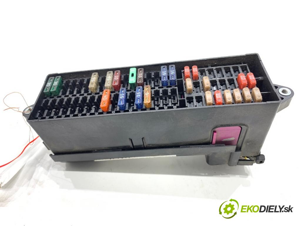 VW TOURAN nadwozie wielkoprzestrzenne (MPV) 2005 77 kW 1.9 TDI 1896 skříňka poistková  (Pojistková skříňka)